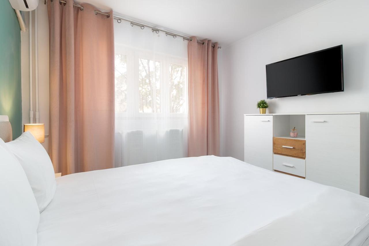 Decebal Flat Apartment Oradea Bagian luar foto