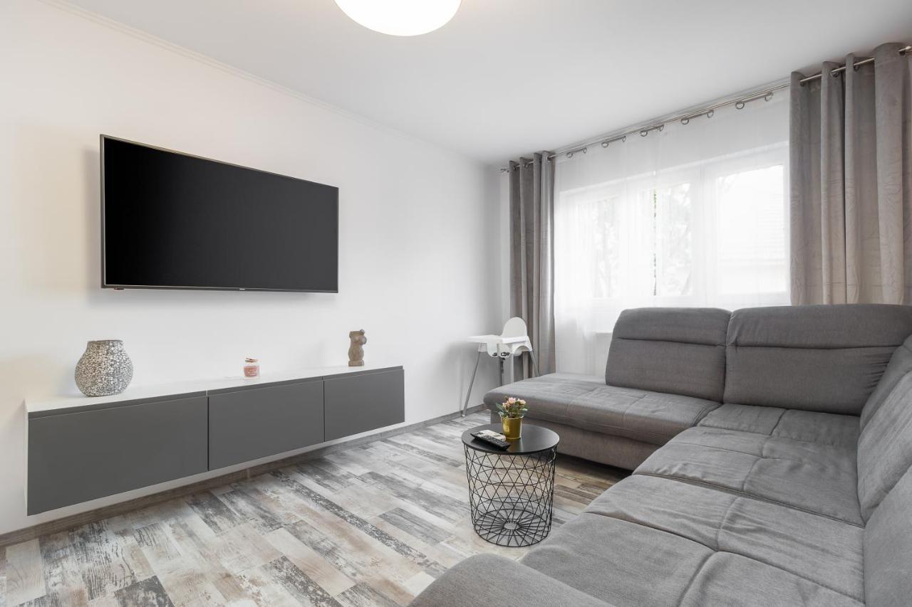 Decebal Flat Apartment Oradea Bagian luar foto