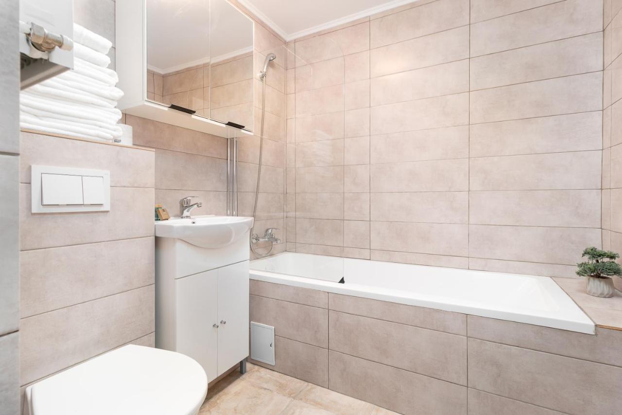 Decebal Flat Apartment Oradea Bagian luar foto